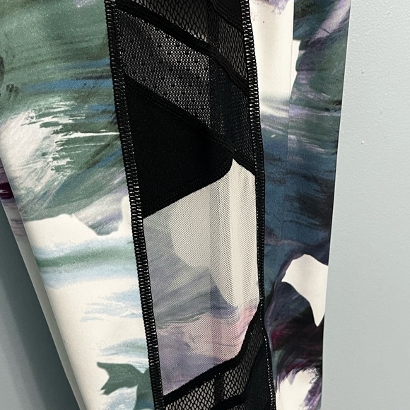 NWT Women’s Medium Ideology Watercolor Compression Yoga Leggings - Picture 7 of 11